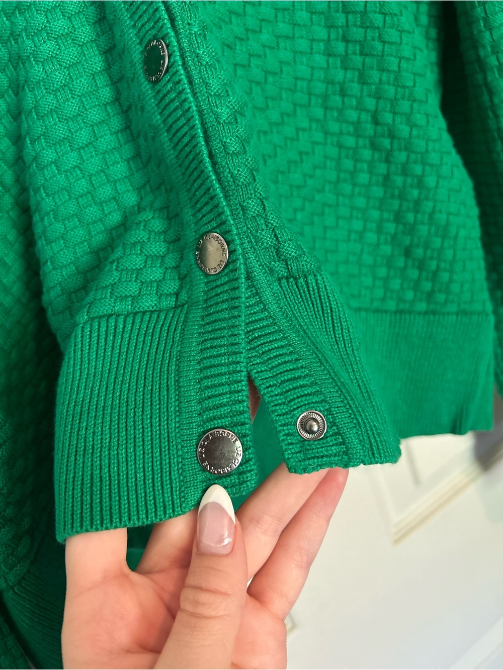 Liz Claiborne Emerald Green V-Neck Button Front Cardigan - Picture 4 of 7